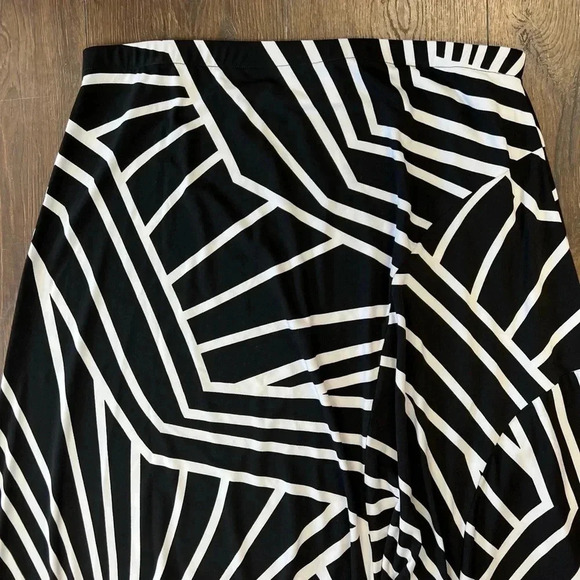 Chico’s striped Maxi SZ 2 - Picture 4 of 5